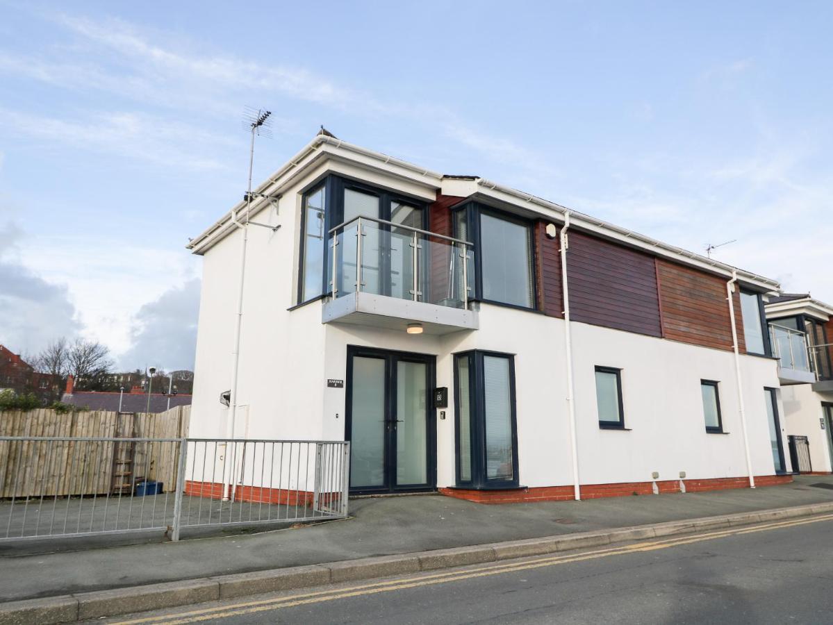 8 Marina View * Pwllheli